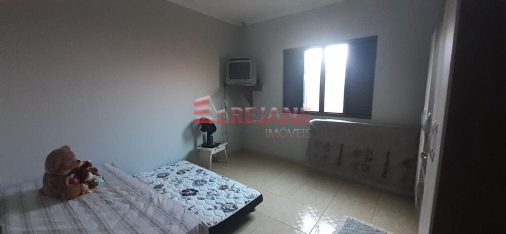 Casa à venda com 3 quartos, 138m² - Foto 4
