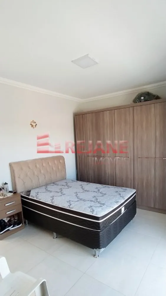 Casa, 4 quartos, 250 m² - Foto 11