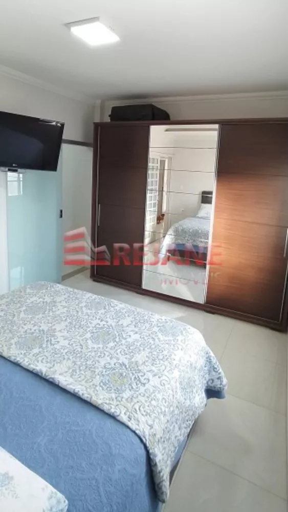 Casa, 4 quartos, 250 m² - Foto 9