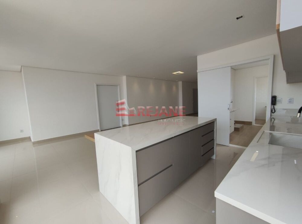 Apartamento à venda e aluguel com 3 quartos, 160m² - Foto 1