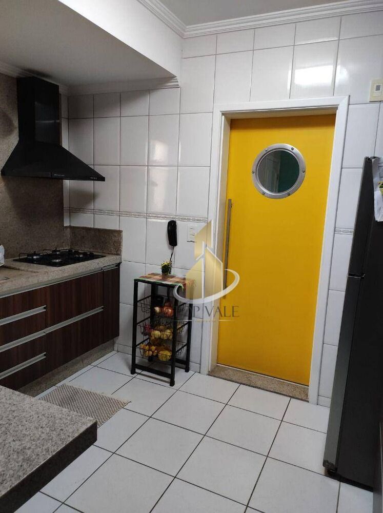 Apartamento à venda com 3 quartos, 96m² - Foto 2