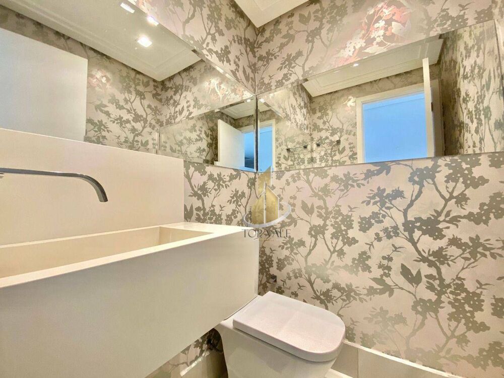 Apartamento à venda com 3 quartos, 151m² - Foto 1