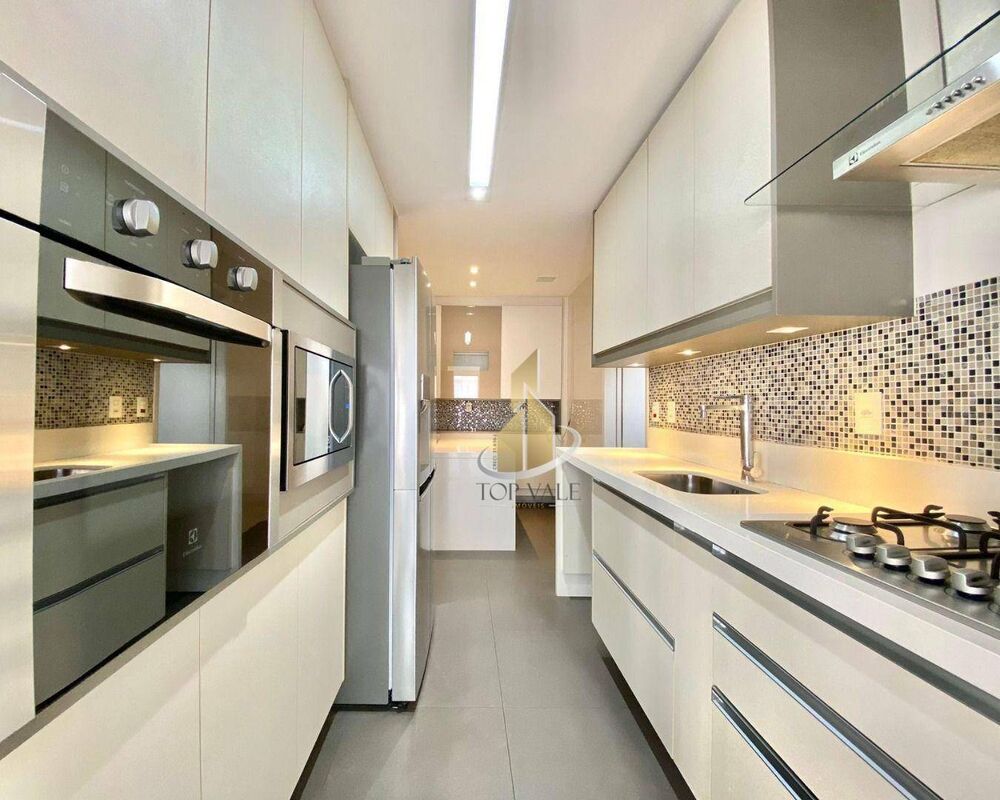 Apartamento à venda com 3 quartos, 151m² - Foto 6