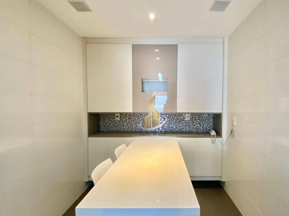 Apartamento à venda com 3 quartos, 151m² - Foto 5