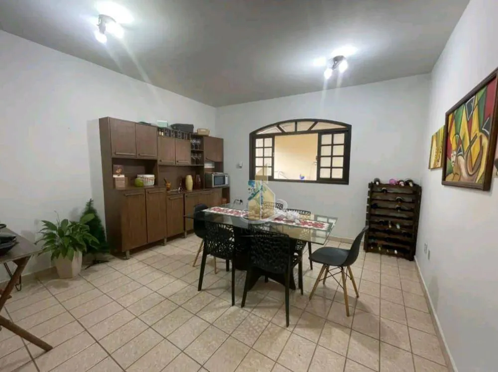 Casa, 3 quartos, 219 m² - Foto 3