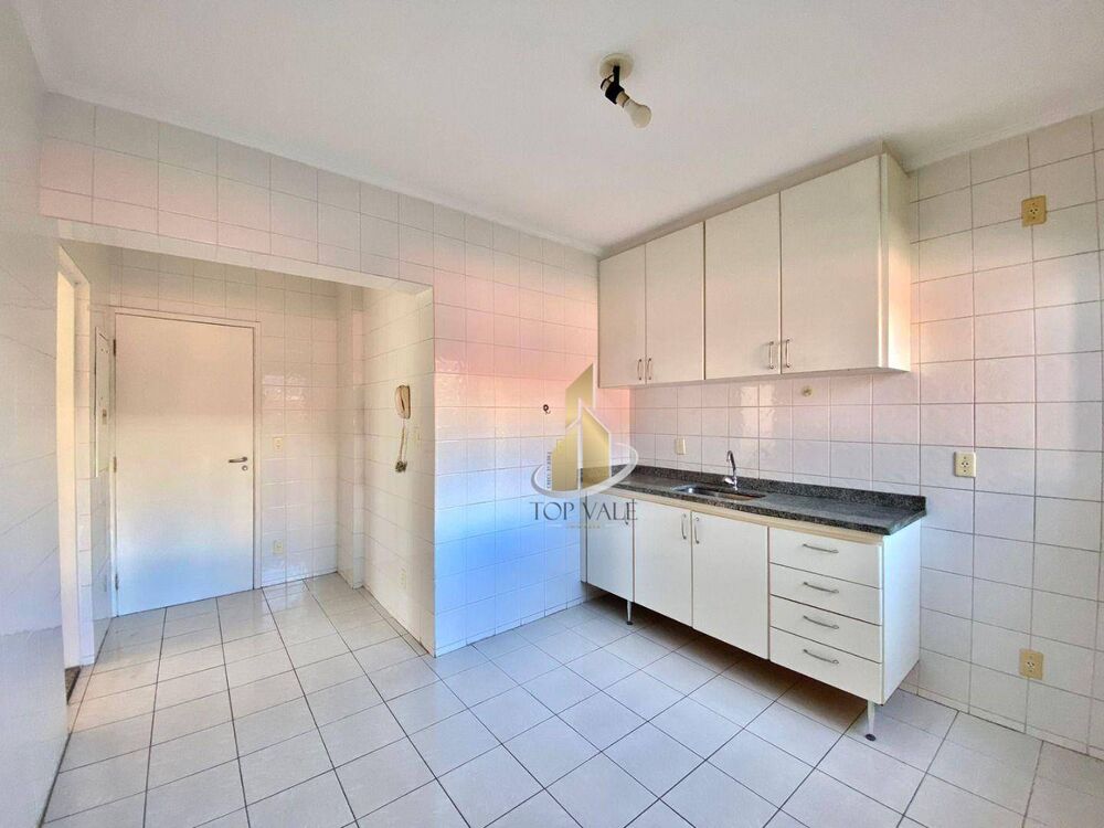 Apartamento à venda com 4 quartos, 132m² - Foto 3