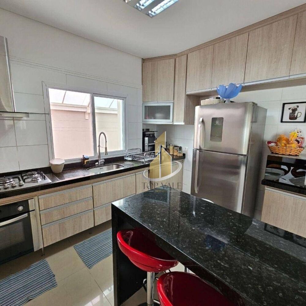 Sobrado, 3 quartos, 208 m² - Foto 1