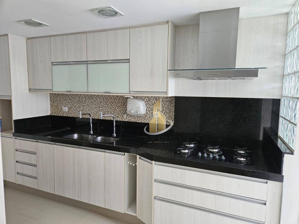 Apartamento à venda com 3 quartos, 118m² - Foto 3