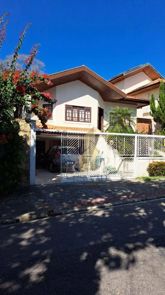 Casa, 4 quartos, 197 m² - Foto 1