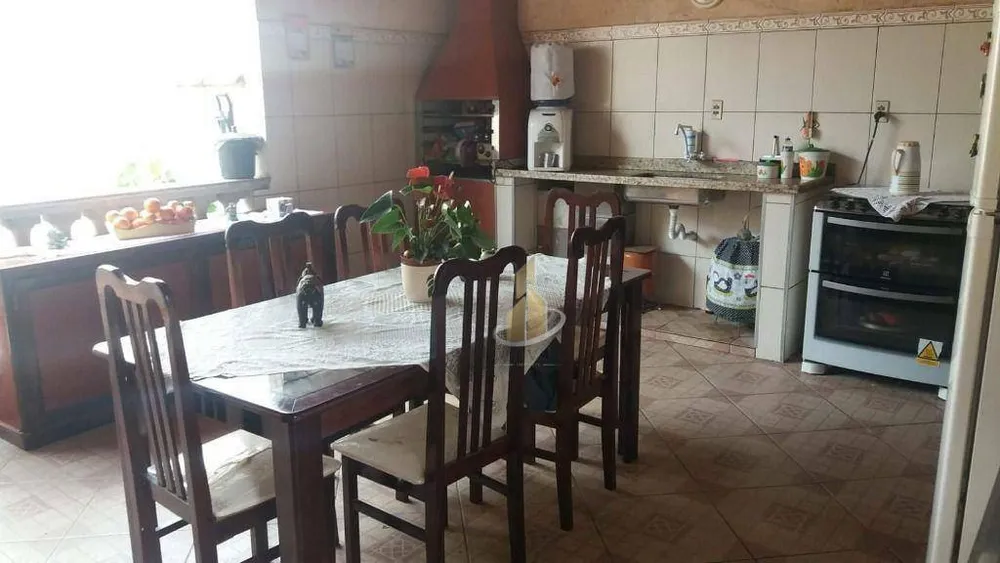Casa, 3 quartos, 200 m² - Foto 3