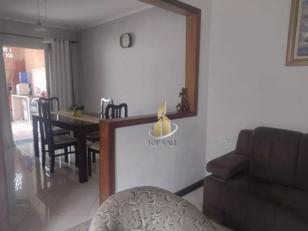 Casa à venda com 3 quartos, 200m² - Foto 1