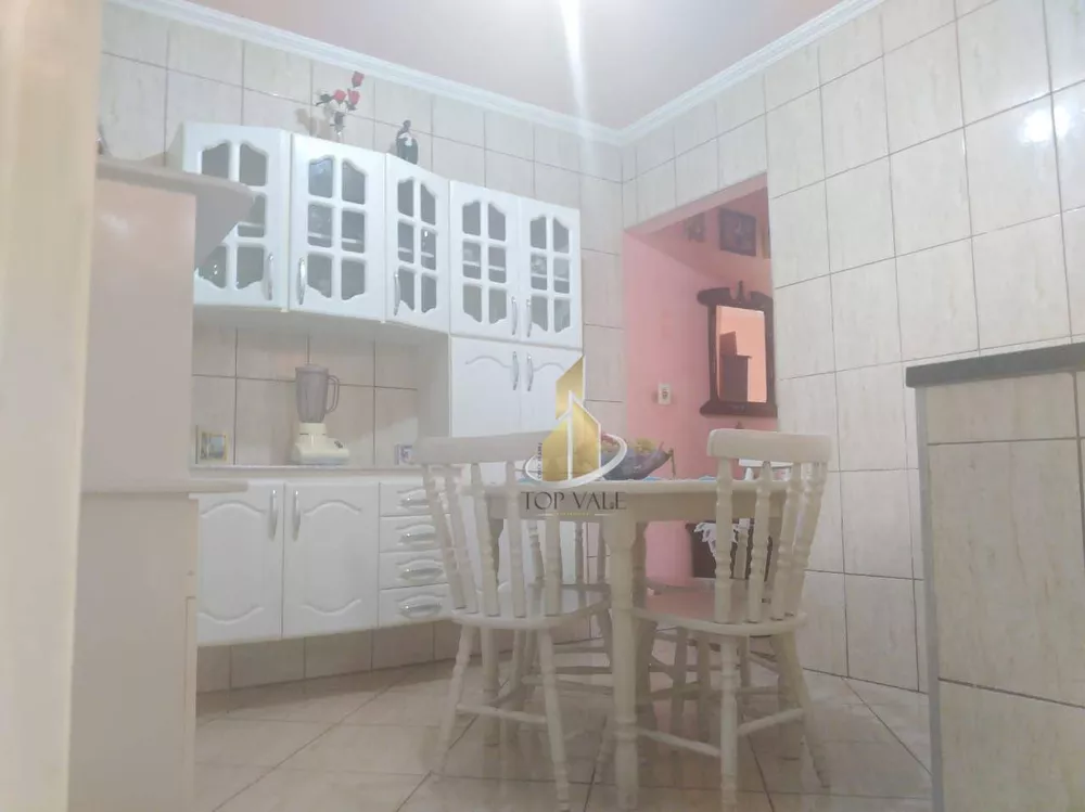 Casa à venda com 3 quartos, 200m² - Foto 4