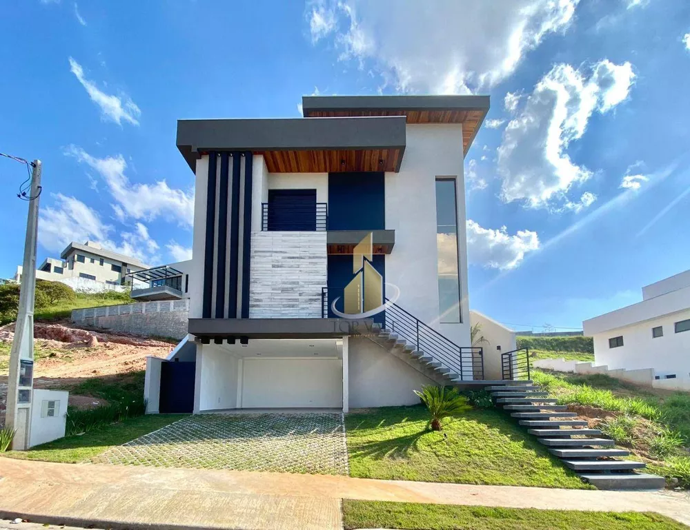 Sobrado à venda com 4 quartos, 320m² - Foto 1