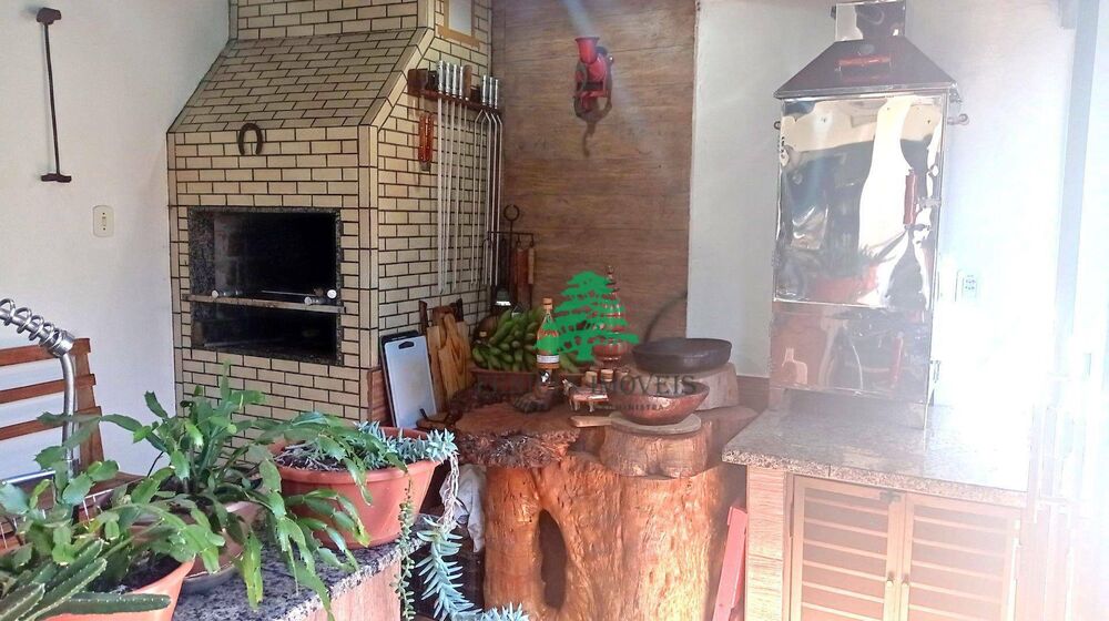 Casa à venda com 3 quartos, 308m² - Foto 4