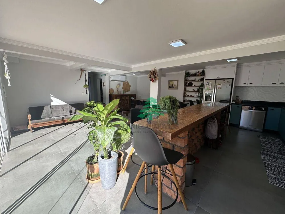 Casa, 3 quartos, 250 m² - Foto 11