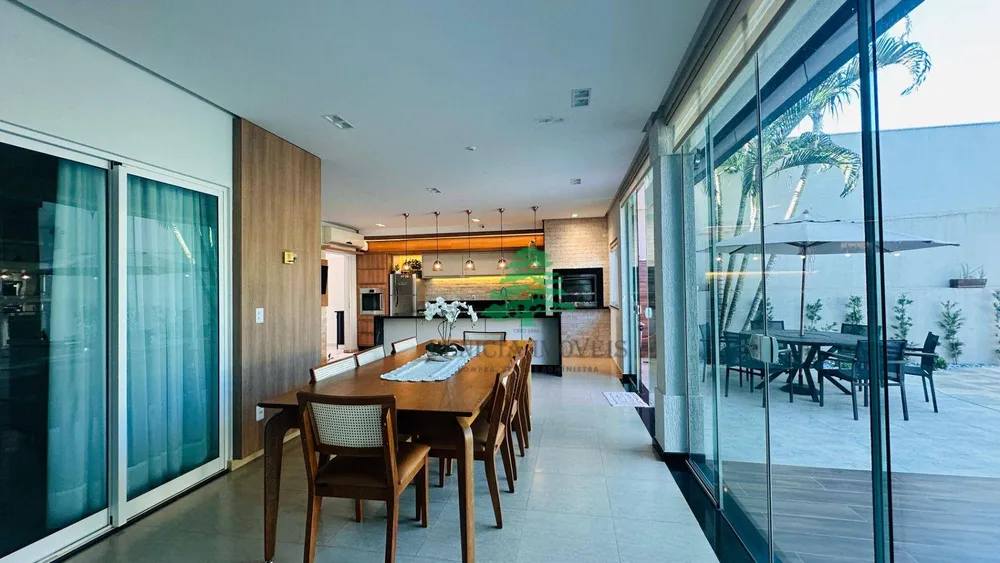 Sobrado, 4 quartos, 351 m² - Foto 1