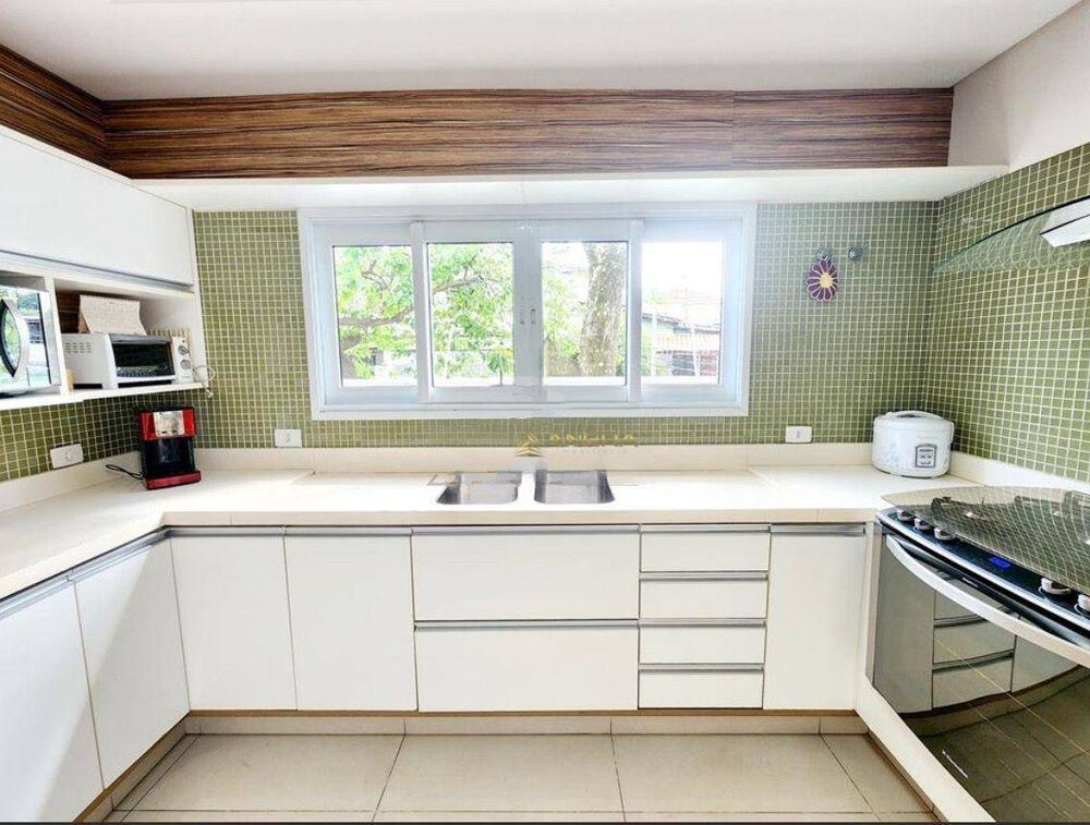 Sobrado, 3 quartos, 301 m² - Foto 1