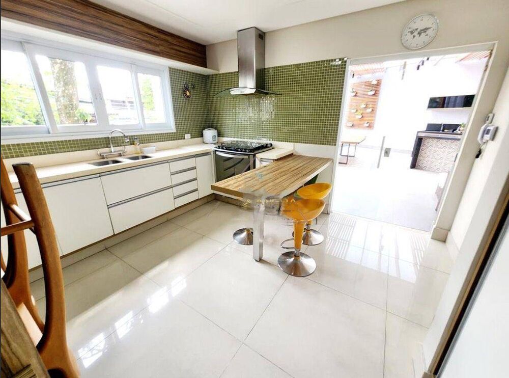 Sobrado, 3 quartos, 301 m² - Foto 2