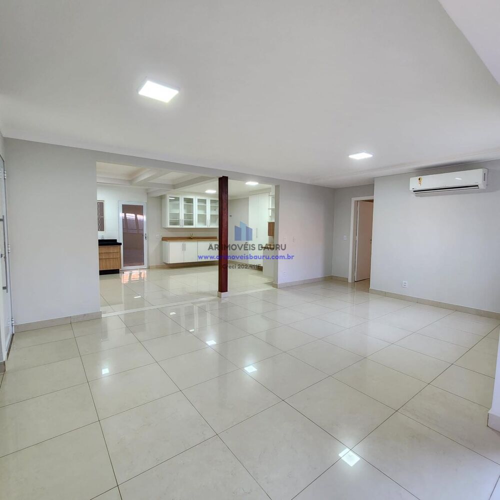 Casa à venda com 4 quartos, 260m² - Foto 1
