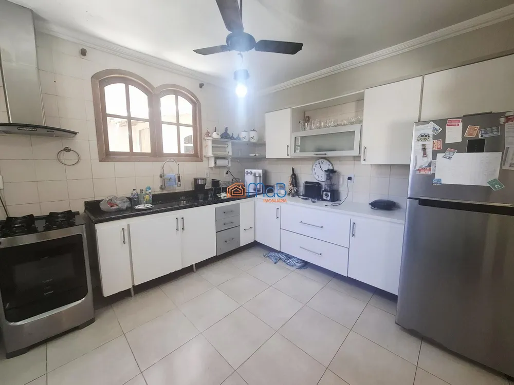 Casa, 6 quartos, 250 m² - Foto 15