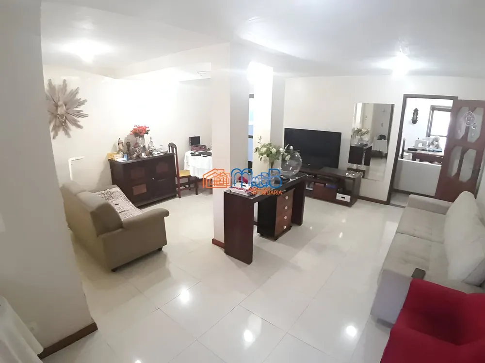 Casa, 3 quartos, 244 m² - Foto 1