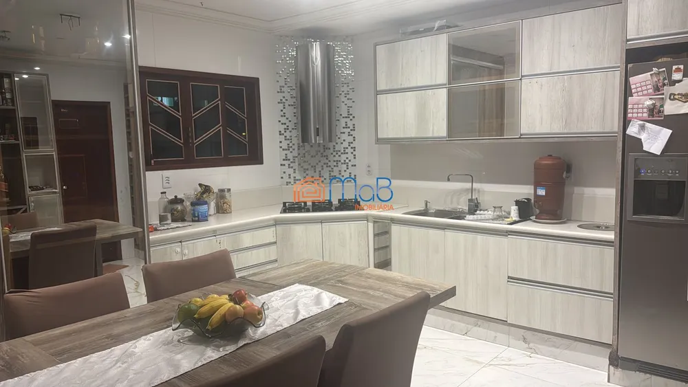 Apartamento, 3 quartos, 160 m² - Foto 1