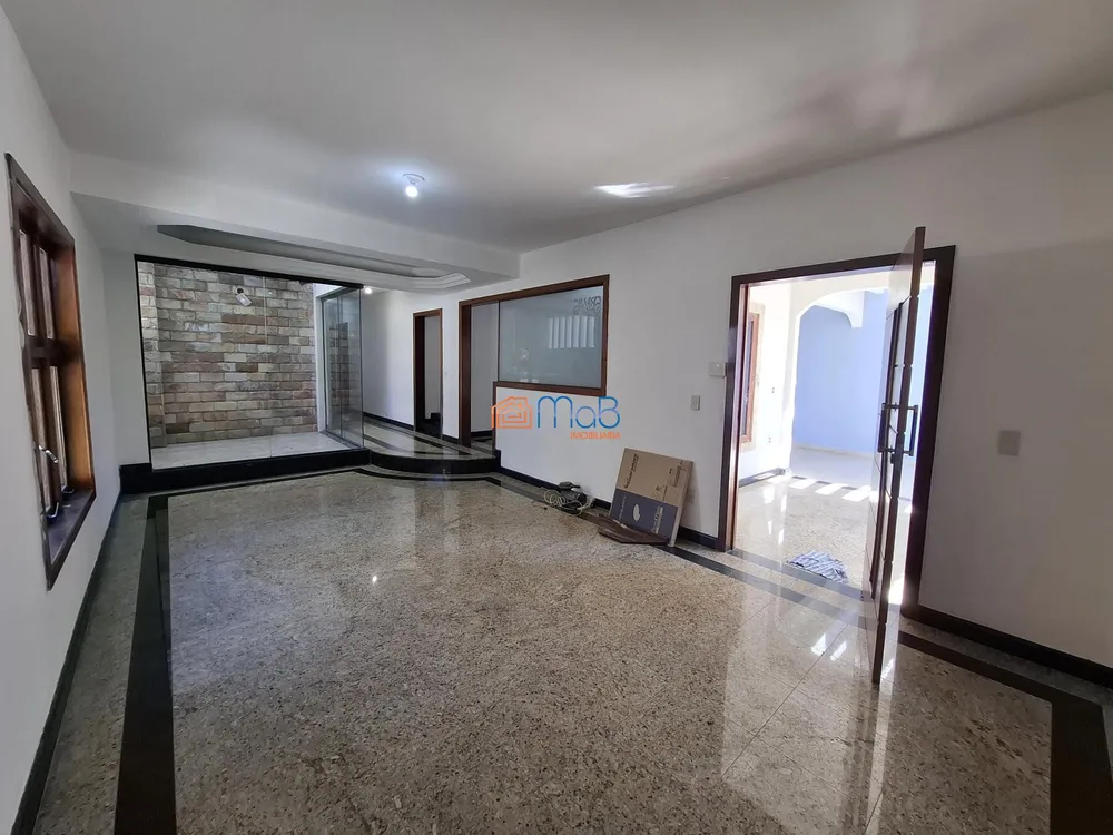 Casa, 5 quartos, 350 m² - Foto 1