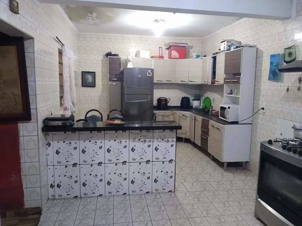Casa, 2 quartos, 200 m² - Foto 1