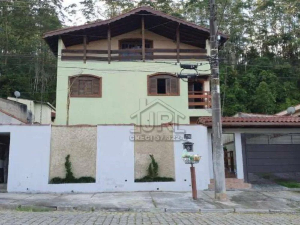 Casa, 3 quartos, 224 m² - Foto 1