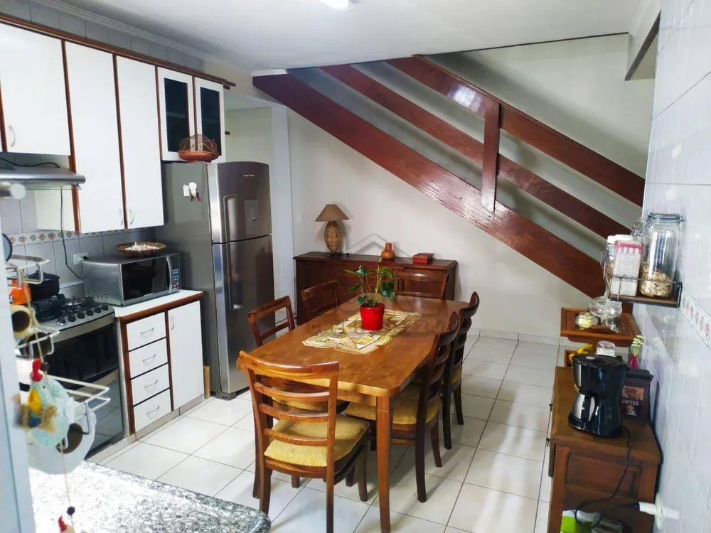 Sobrado, 3 quartos, 203 m² - Foto 2