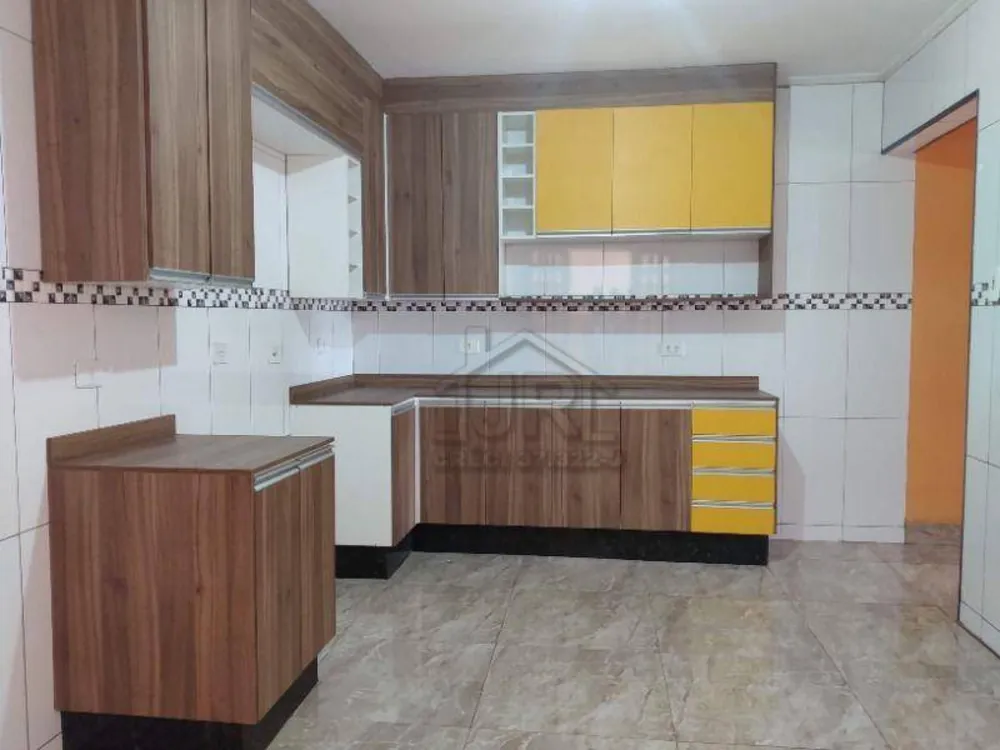 Sobrado, 3 quartos, 200 m² - Foto 1