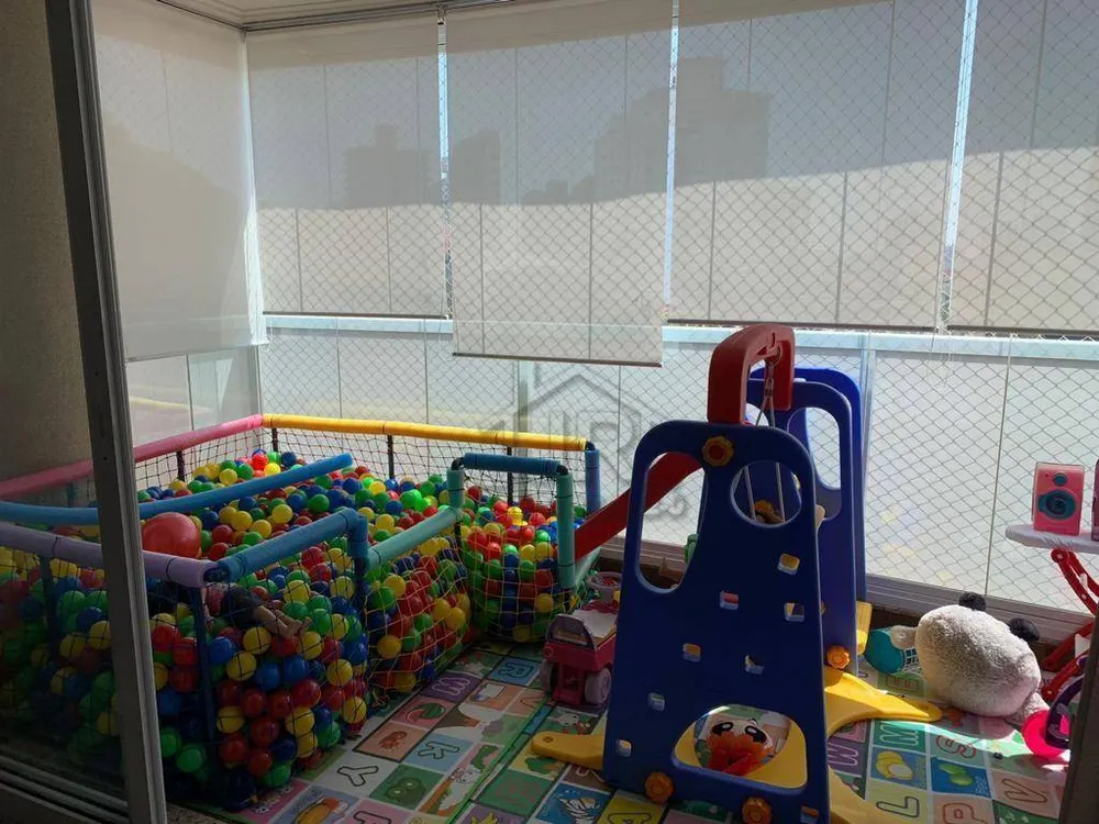 Apartamento, 4 quartos, 205 m² - Foto 2
