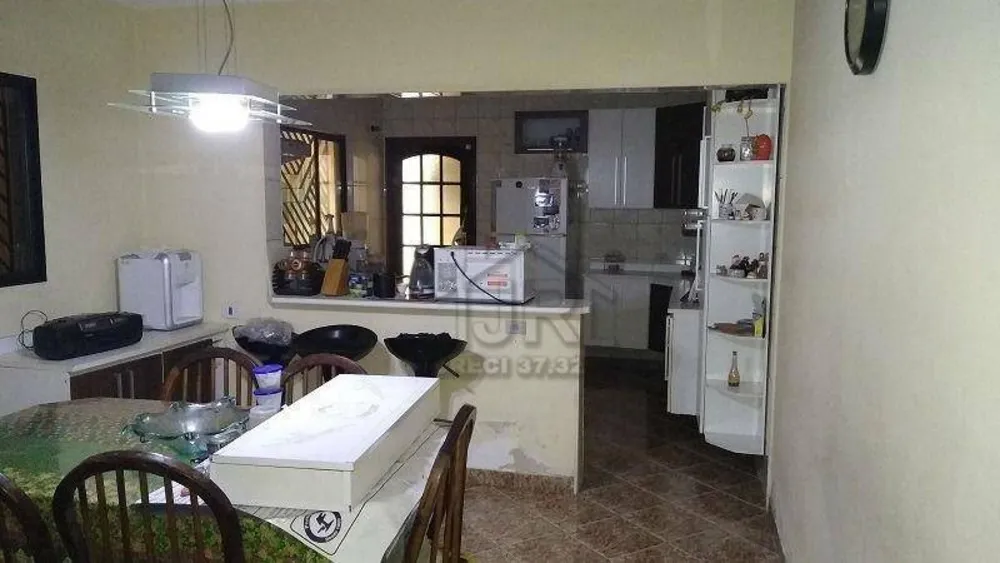 Casa, 3 quartos, 200 m² - Foto 1
