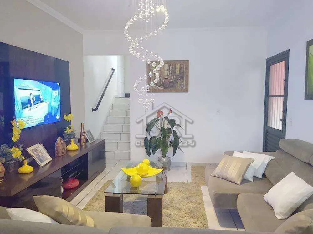 Sobrado, 3 quartos, 204 m² - Foto 1