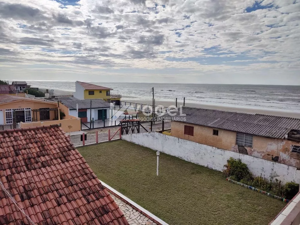 Casa à venda com 4 quartos, 300m² - Foto 1