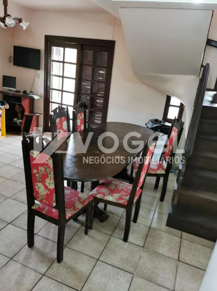 Casa à venda com 3 quartos, 164m² - Foto 1