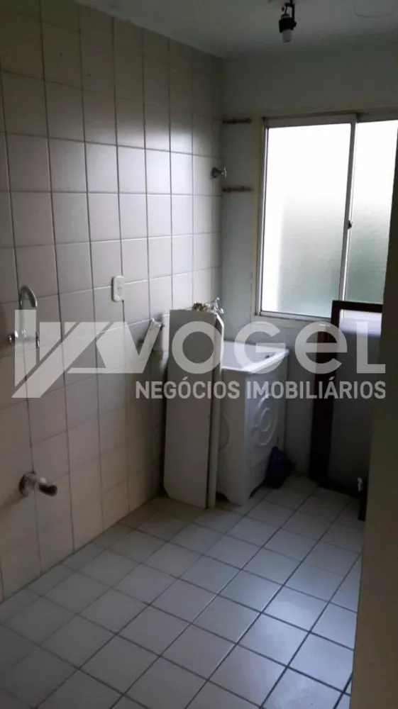 Apartamento à venda com 2 quartos, 62m² - Foto 3