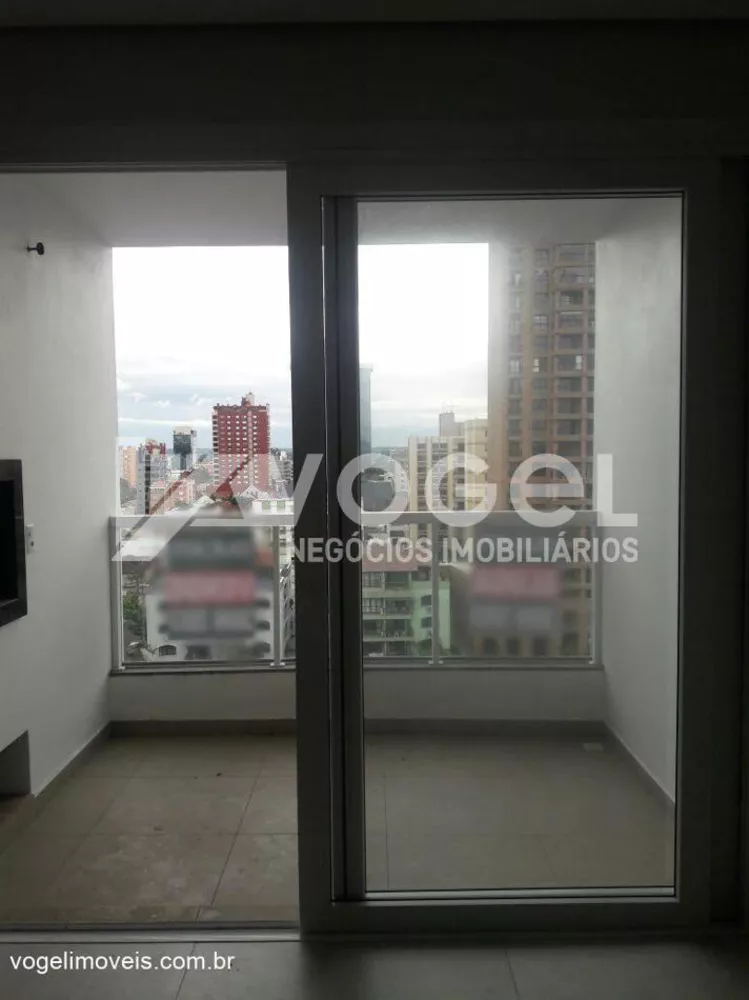 Apartamento à venda com 2 quartos, 79m² - Foto 3