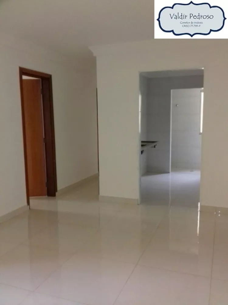 Apartamento à venda com 3 quartos, 59m² - Foto 2