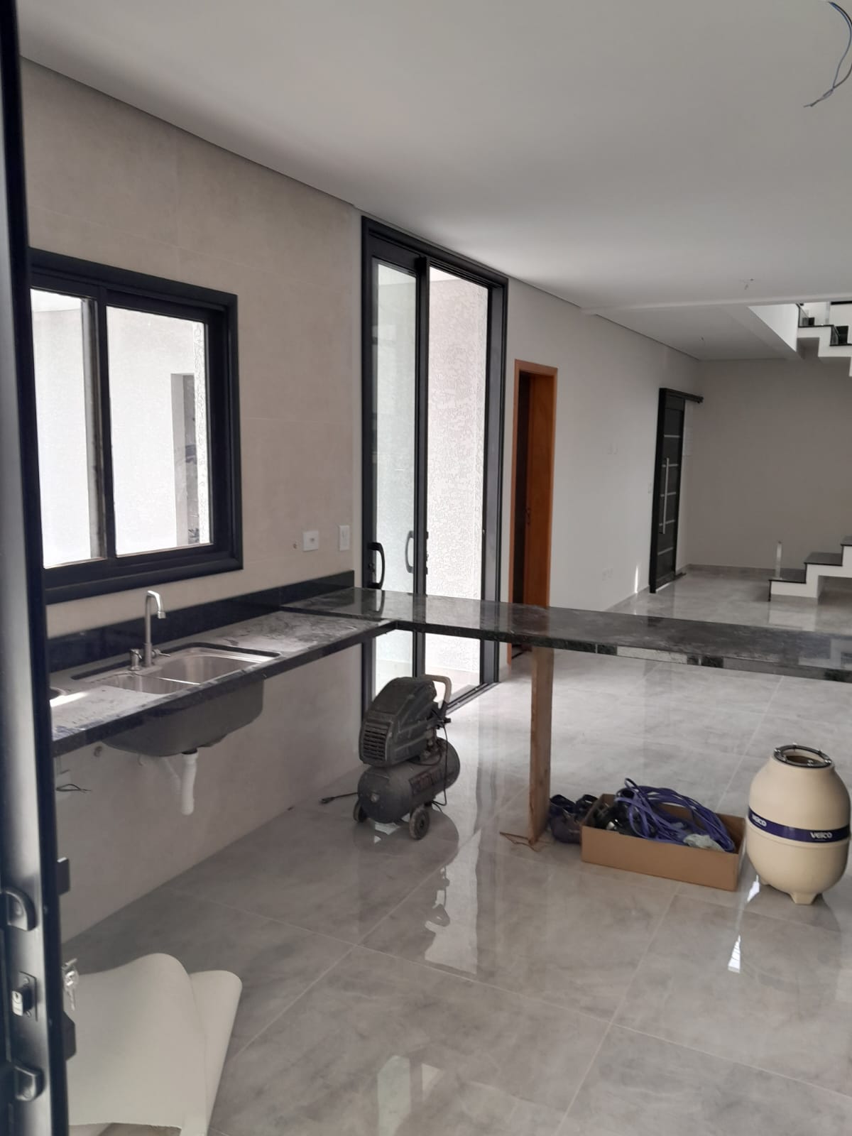 Casa de Condomínio à venda com 3 quartos, 210m² - Foto 4