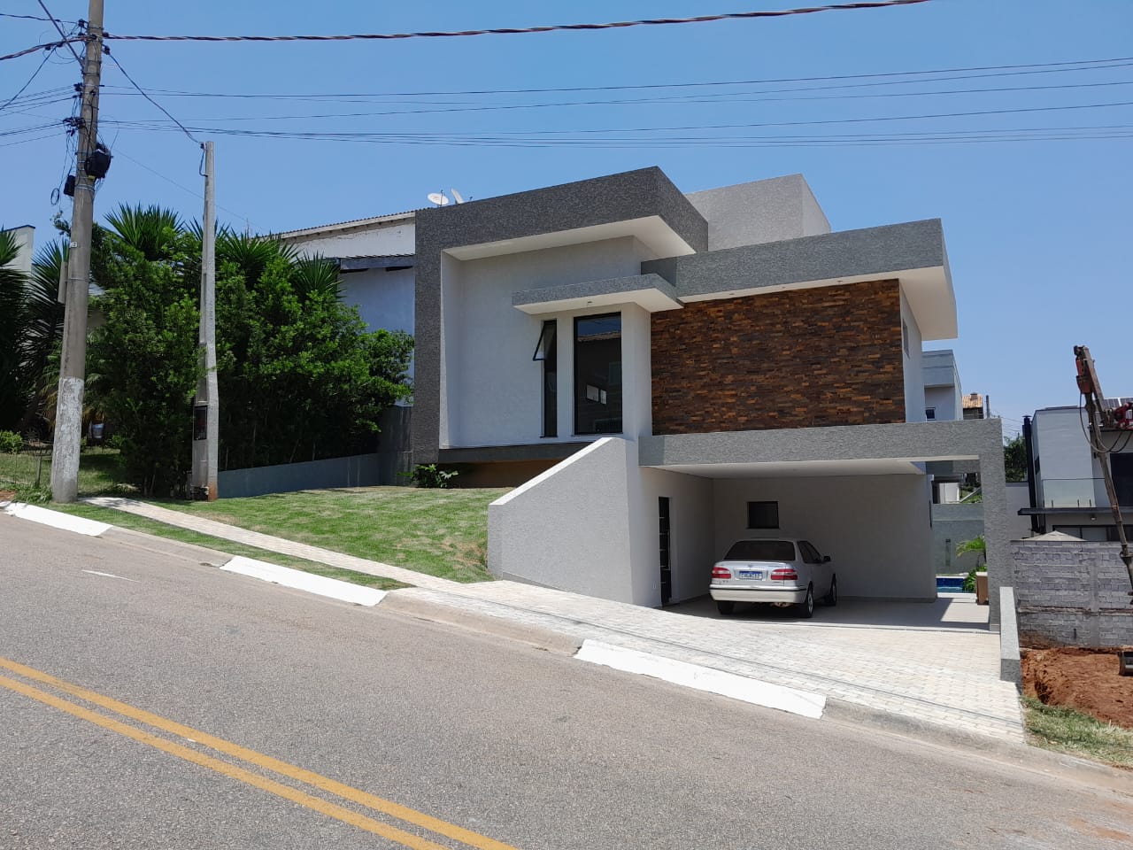 Casa de Condomínio à venda com 3 quartos, 210m² - Foto 1