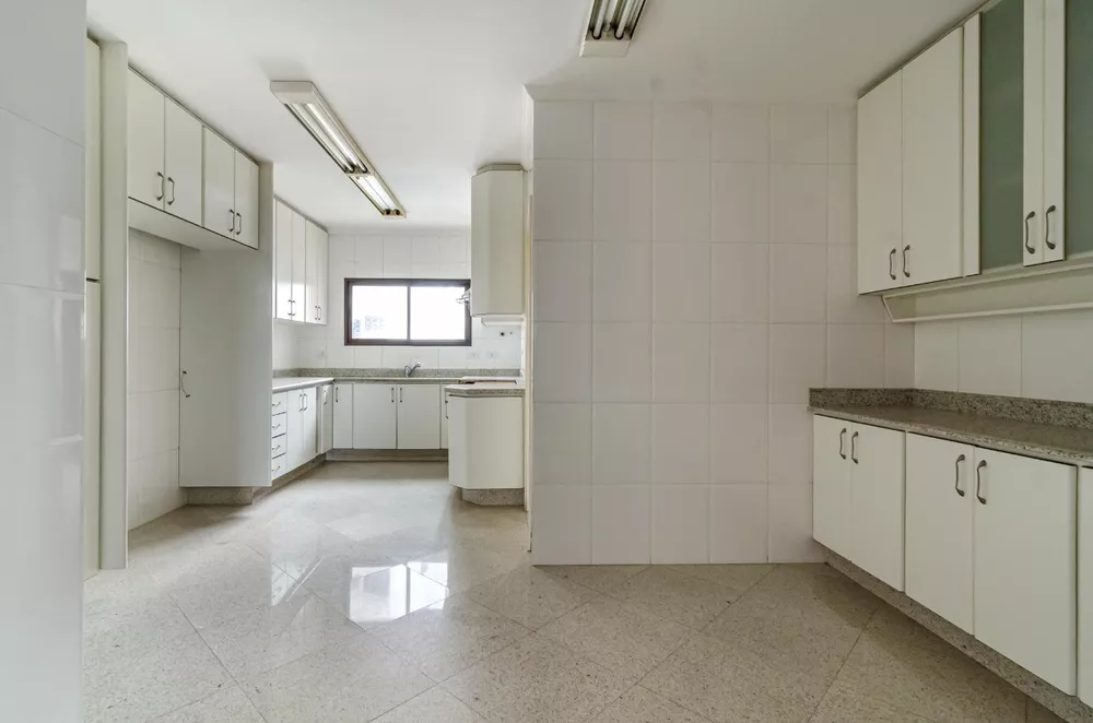 Apartamento à venda e aluguel com 3 quartos, 184m² - Foto 4