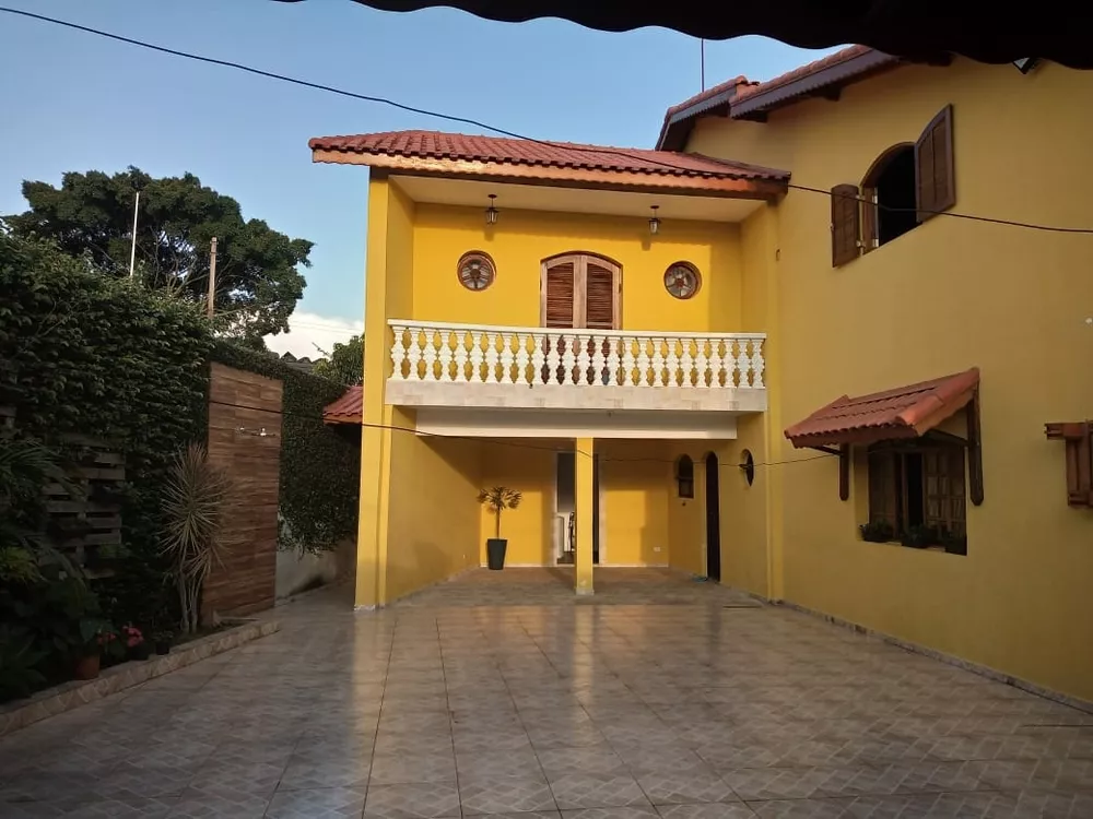 Casa à venda com 3 quartos, 201m² - Foto 2