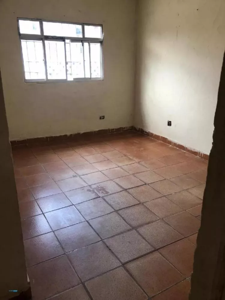 Sobrado à venda com 7 quartos, 238m² - Foto 1