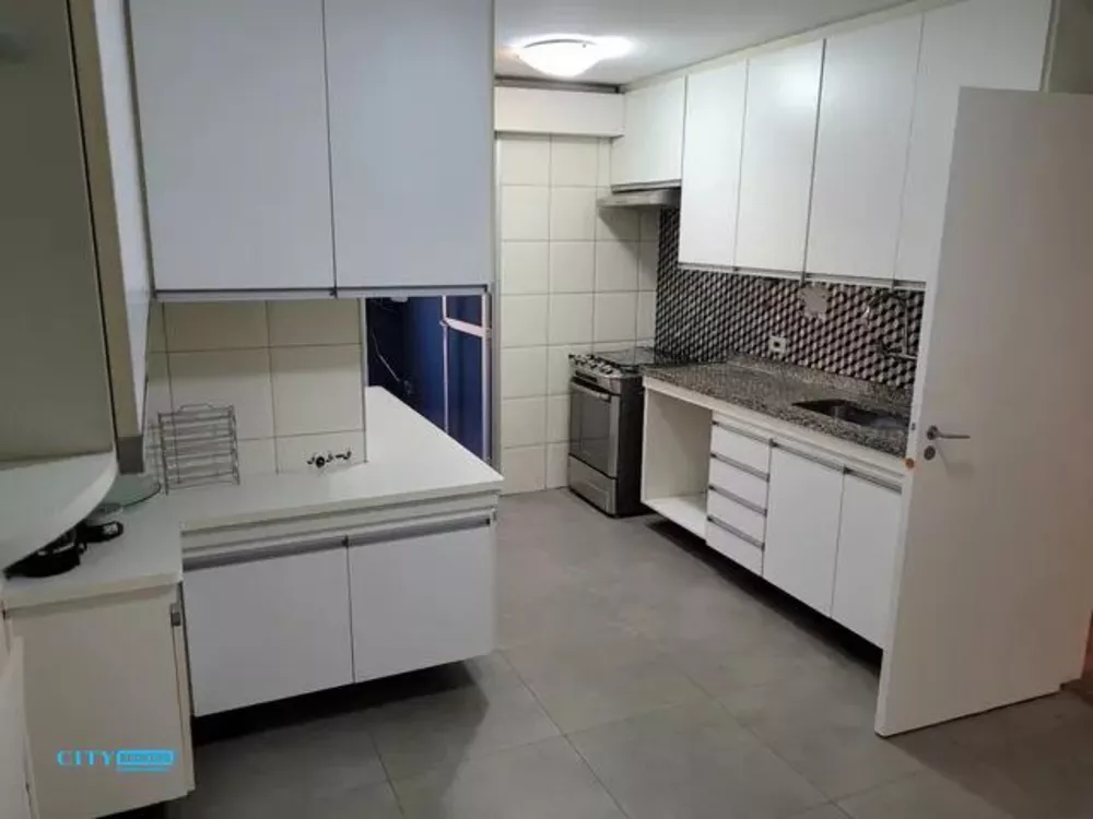 Apartamento à venda com 4 quartos, 151m² - Foto 3