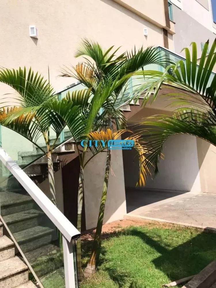 Sobrado à venda com 3 quartos, 128m² - Foto 2