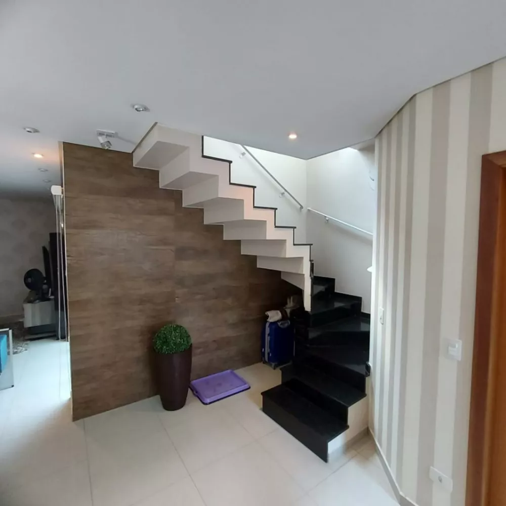 Casa à venda com 3 quartos, 200m² - Foto 4