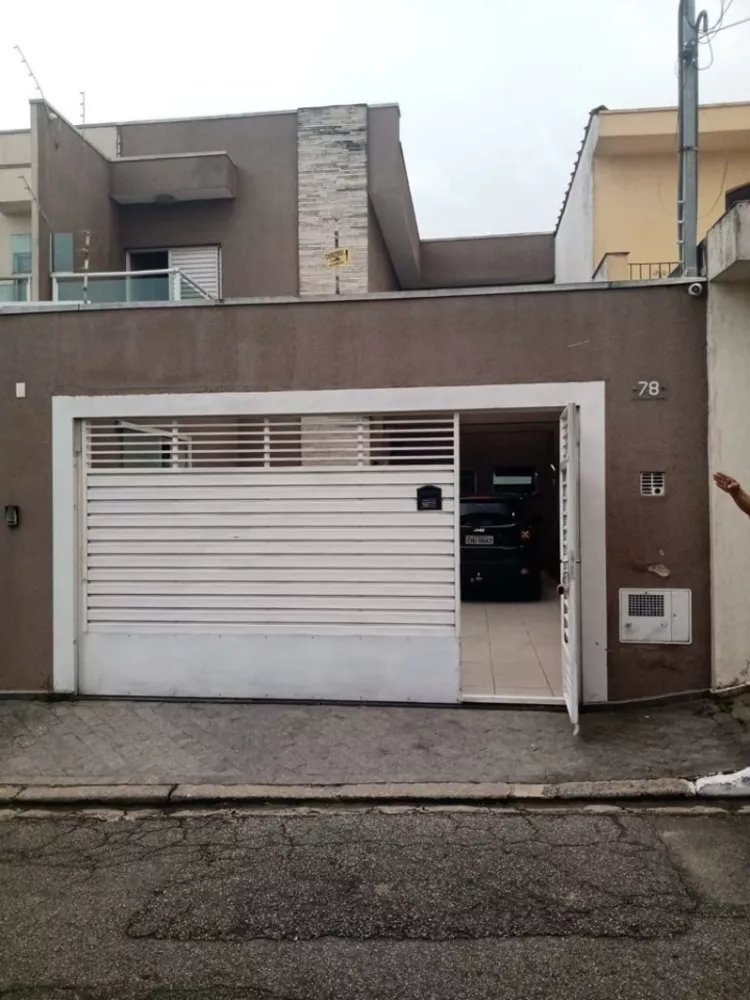 Casa à venda com 3 quartos, 200m² - Foto 1