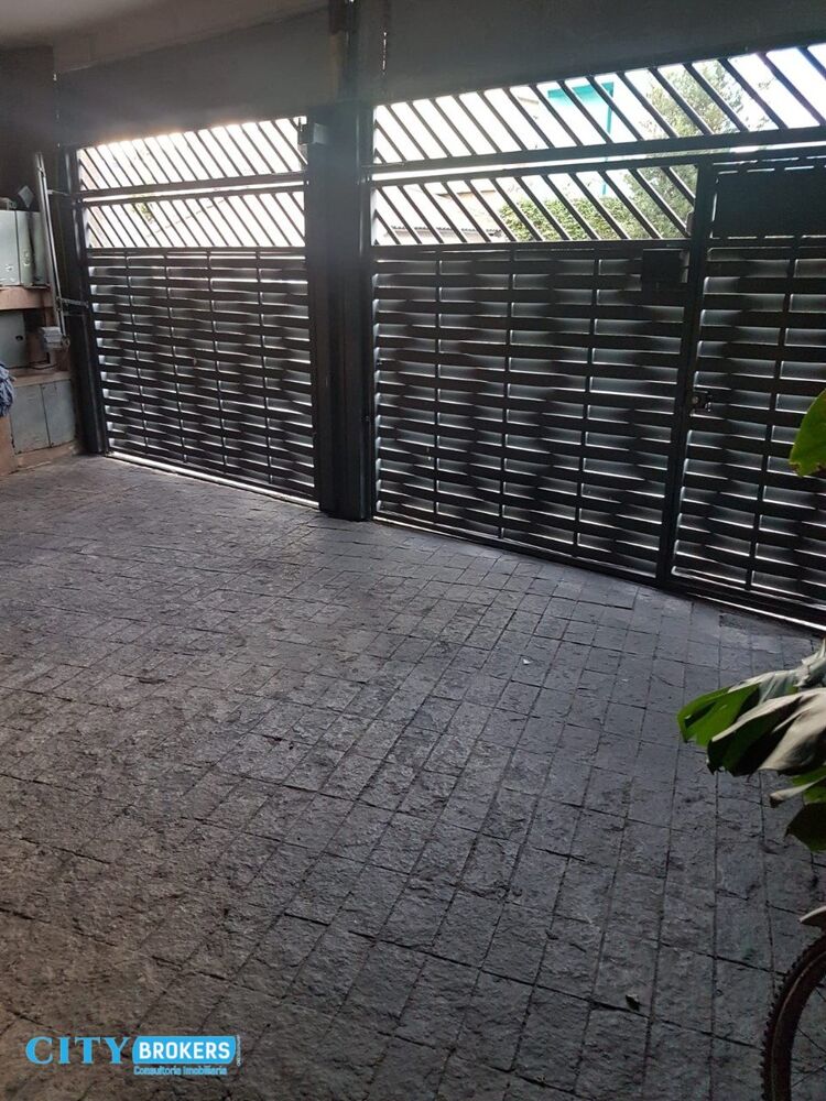 Sobrado à venda com 4 quartos, 130m² - Foto 2