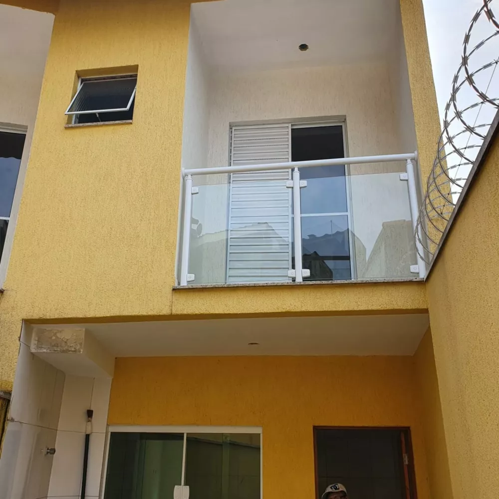 Sobrado à venda com 3 quartos, 100m² - Foto 1